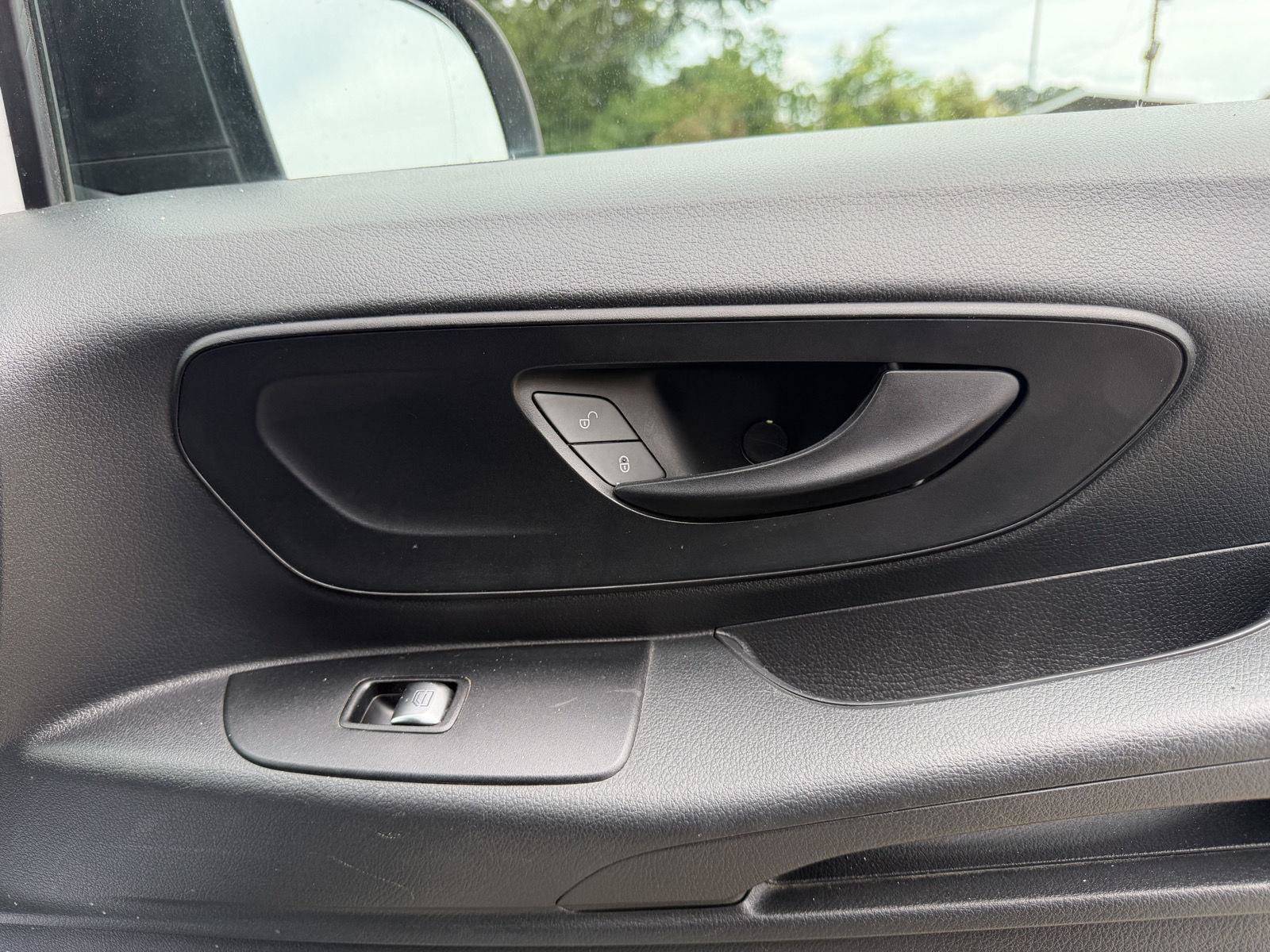 Used 2018 Mercedes-Benz Metris image 25