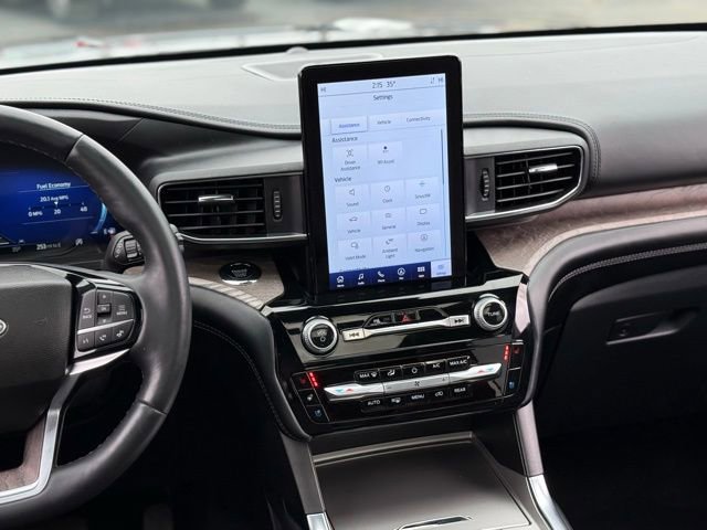 Used 2023 Ford Explorer Platinum w/ Technology Package image 24