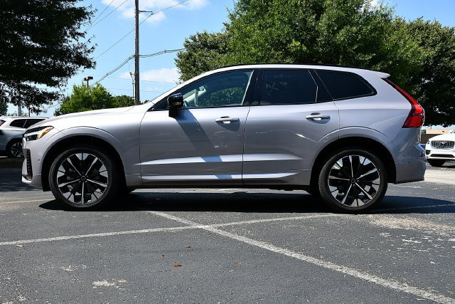 Certified 2026 Volvo XC60 B5 Plus AWD/4WD image 4
