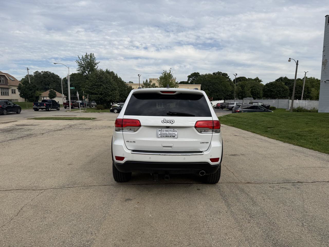 Used 2016 Jeep Grand Cherokee Limited AWD/4WD image 6