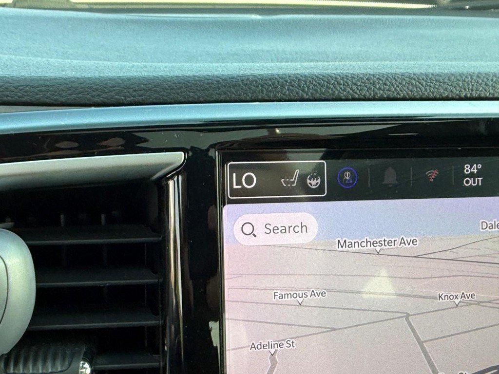 Used 2024 Chrysler Pacifica Limited FWD image 27
