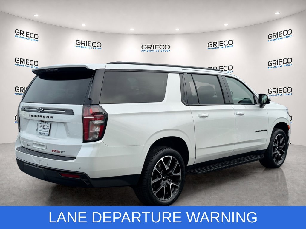 Used 2024 Chevrolet Suburban RST w/ Luxury Package RWD image 7