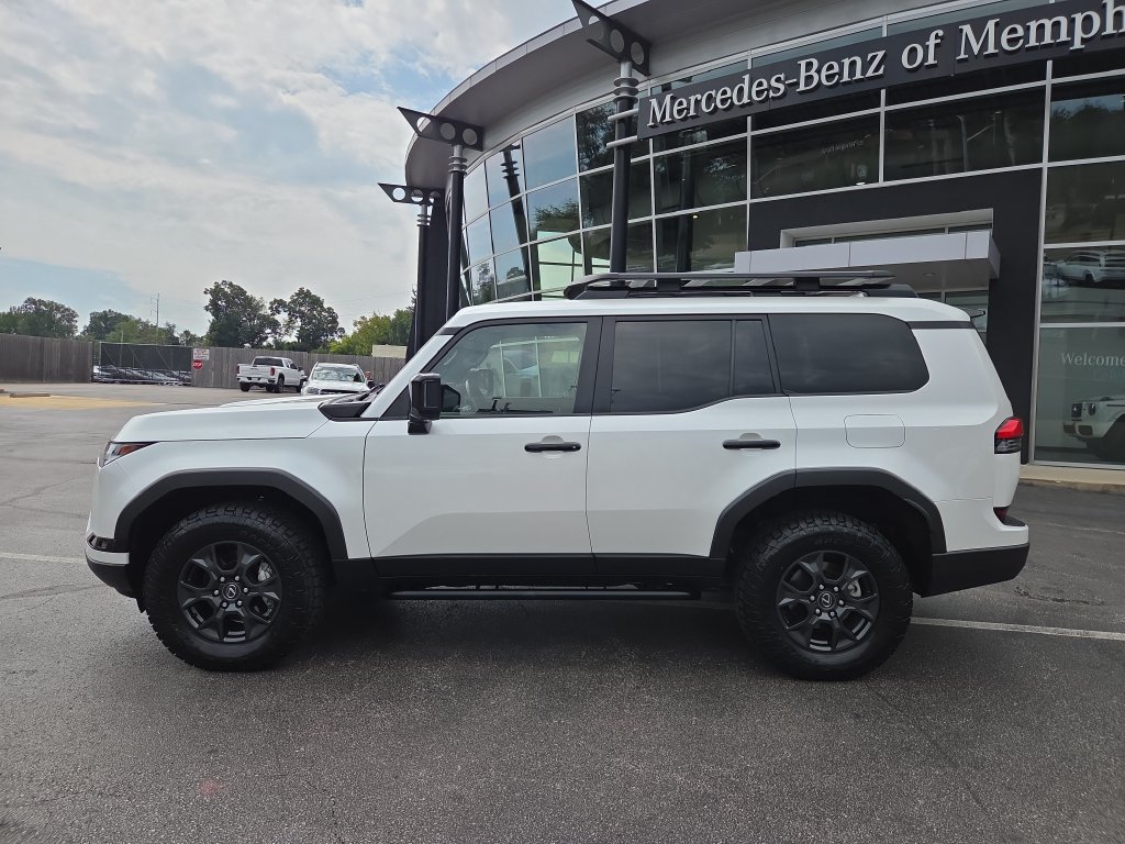 Used 2024 Lexus GX 550 AWD/4WD image 2