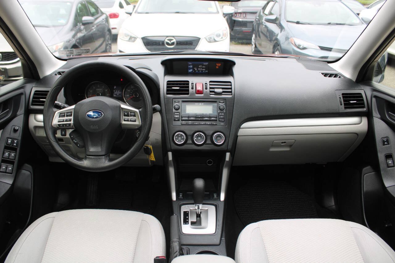 Used 2015 Subaru Forester 2.5i Premium AWD/4WD image 32
