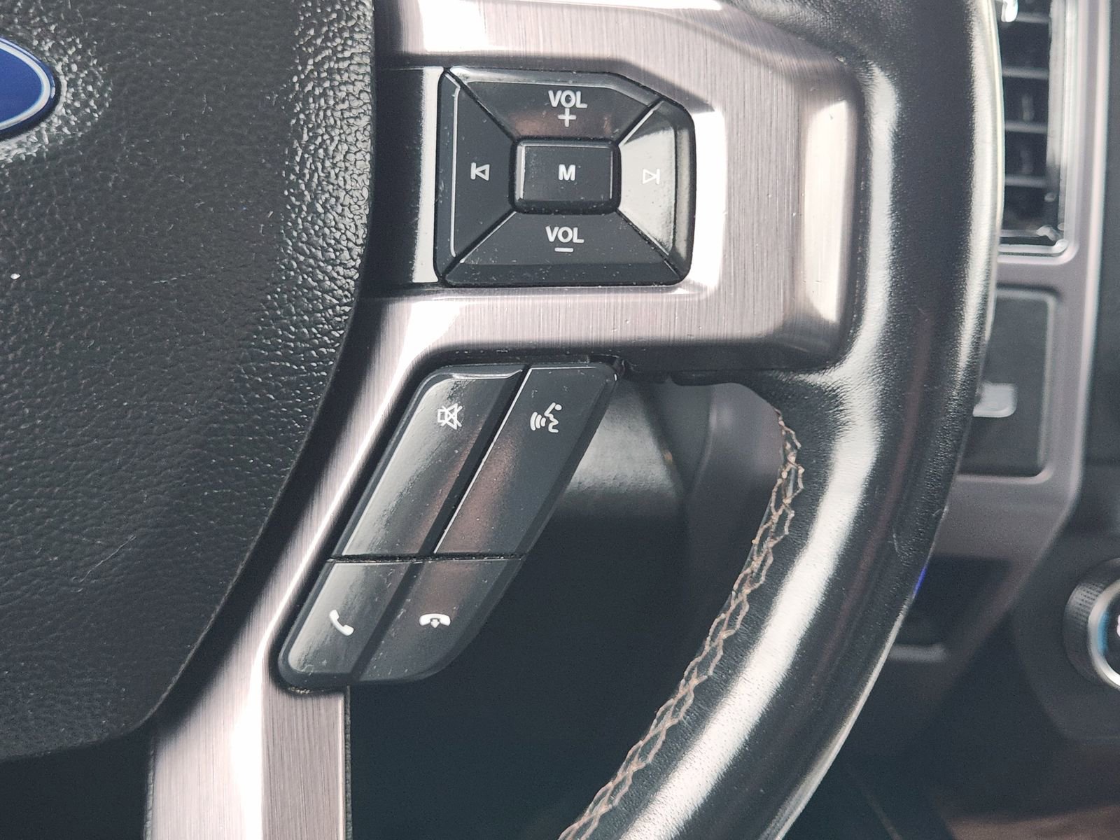 Used 2019 Ford Expedition Platinum RWD image 32