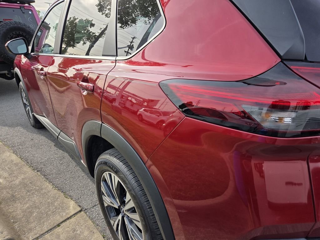 Used 2023 Nissan Rogue SV FWD image 7