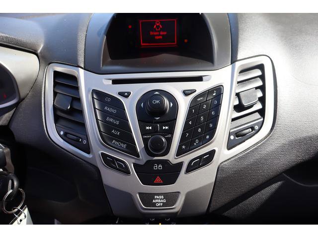 Used 2013 Ford Fiesta SE image 12