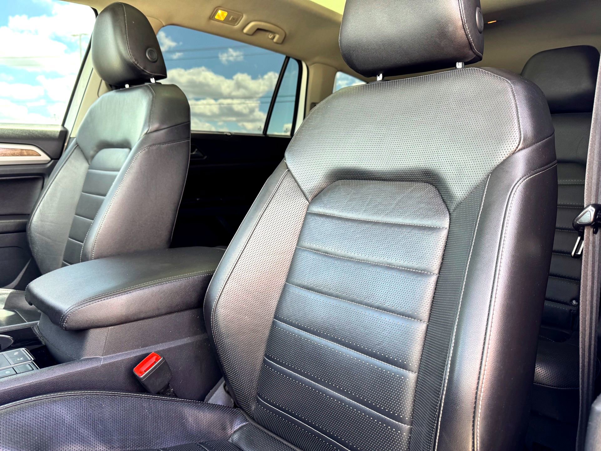 Used 2018 Volkswagen Atlas SEL Premium image 14