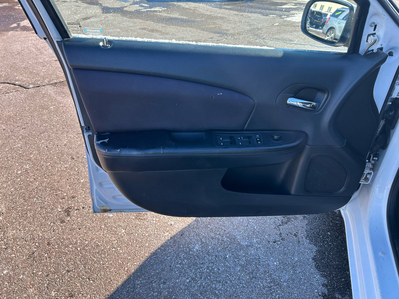 Used 2014 Chrysler 200 LX image 14
