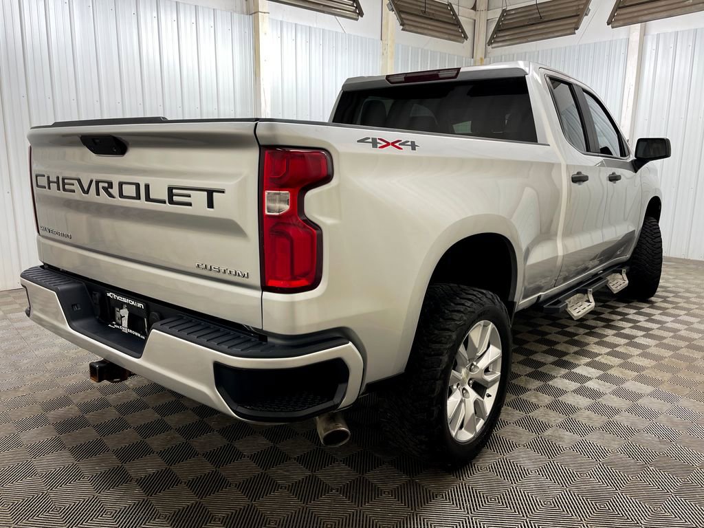 Used 2019 Chevrolet Silverado 1500 Custom w/ Custom Convenience Package AWD/4WD image 14