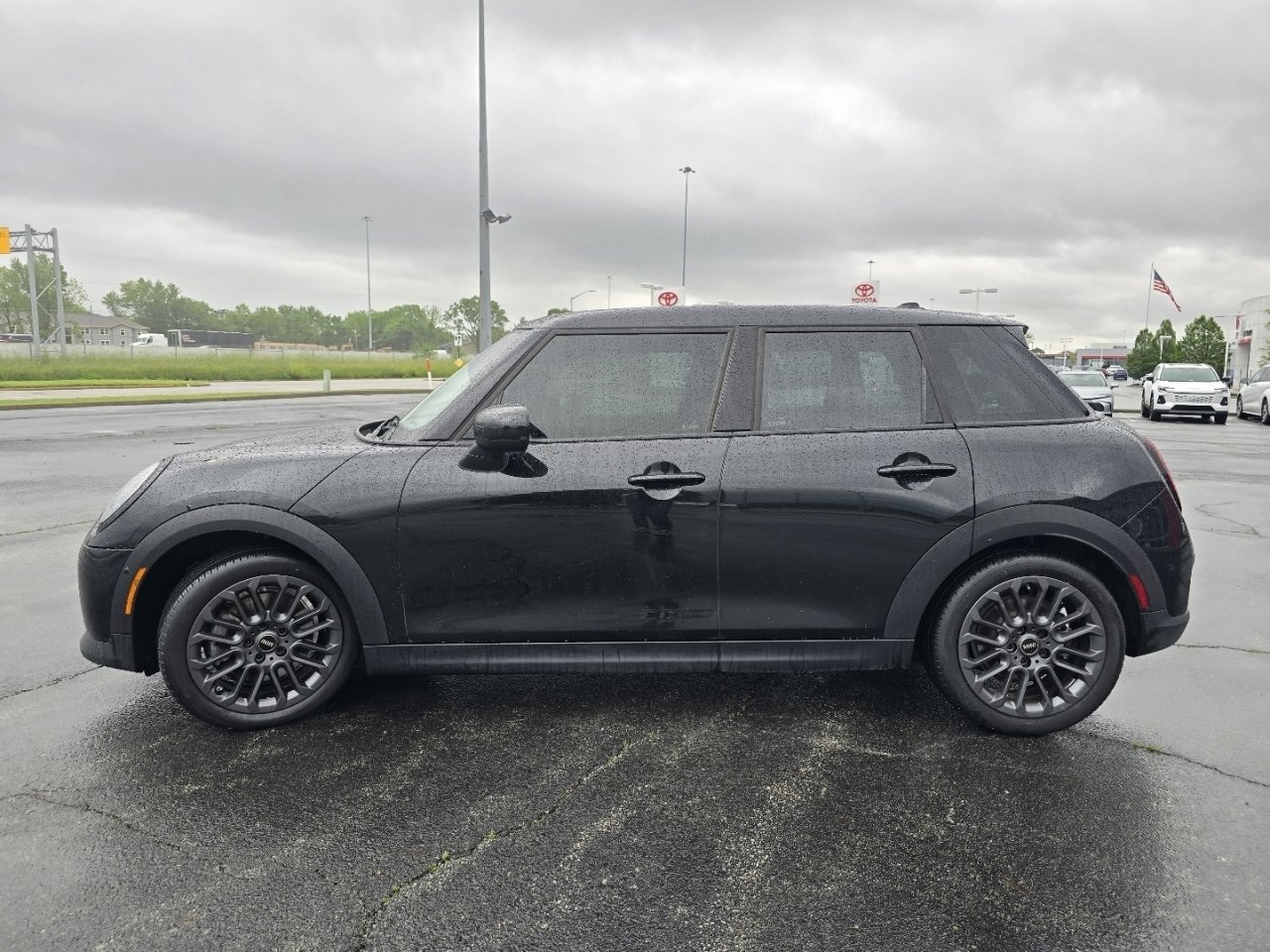 Used 2026 MINI Cooper 4-Door Hardtop FWD image 12