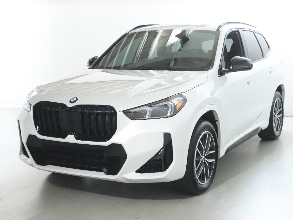 Used 2023 BMW X1 xDrive28i w/ Premium Package AWD/4WD image 3