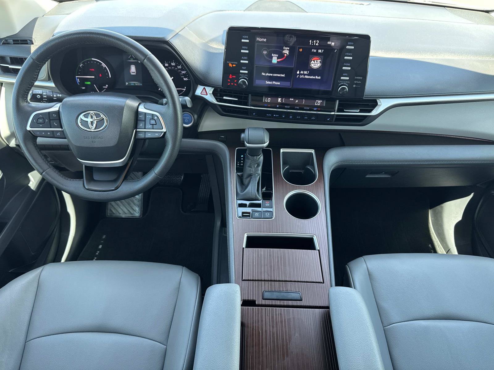 Used 2022 Toyota Sienna XLE FWD image 9