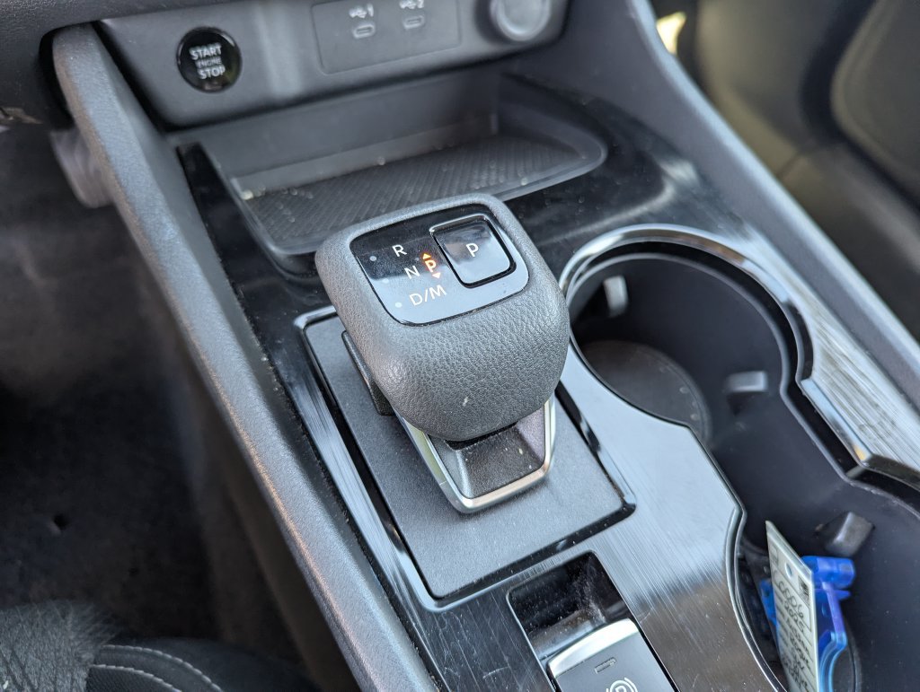 Used 2025 Nissan Rogue SV AWD/4WD image 13