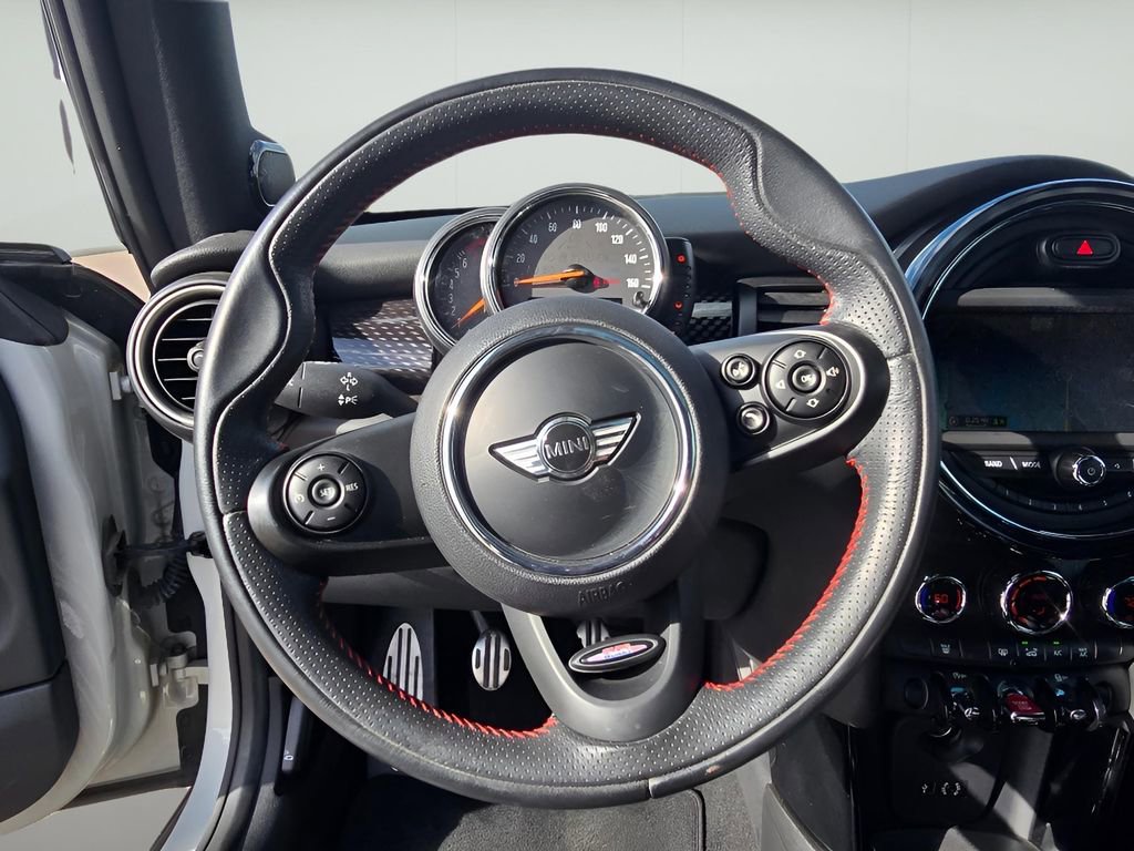 Used 2015 MINI Cooper S image 13