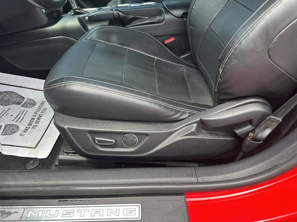 Used 2018 Ford Mustang GT Premium w/ GT Performance Package RWD image 12