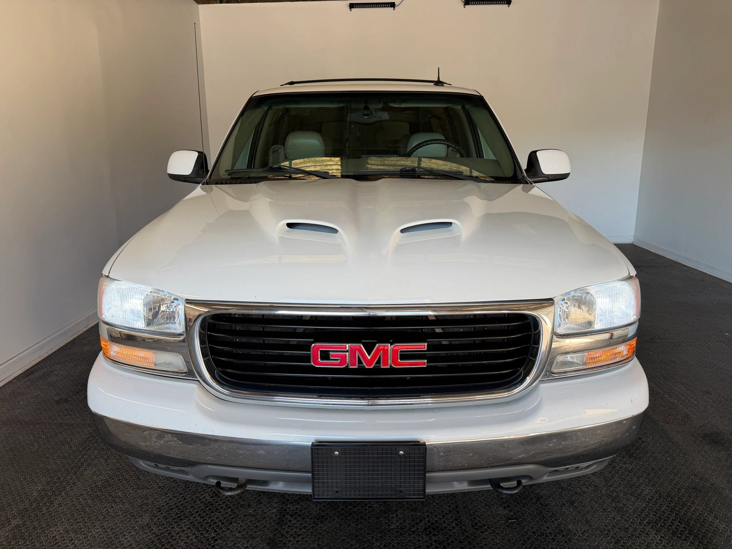 Used 2002 GMC Yukon XL SLT AWD/4WD image 3
