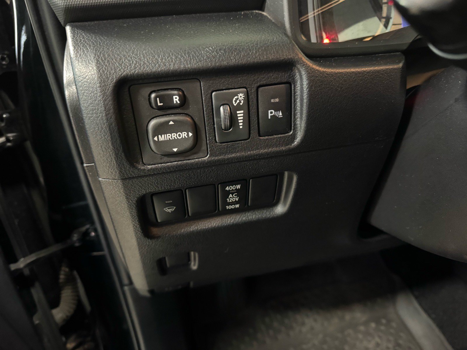 Used 2017 Toyota 4Runner Limited AWD/4WD image 18