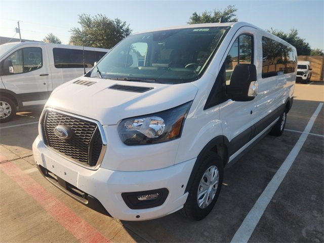Used 2025 Ford Transit 350 XLT RWD image 3