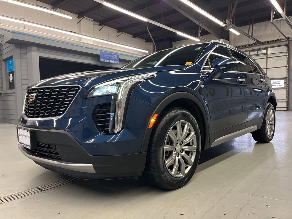 Used 2021 Cadillac XT4 Premium Luxury w/ Cold Weather Package image 3