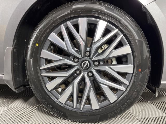 Used 2024 Nissan Altima 2.5 SV image 15