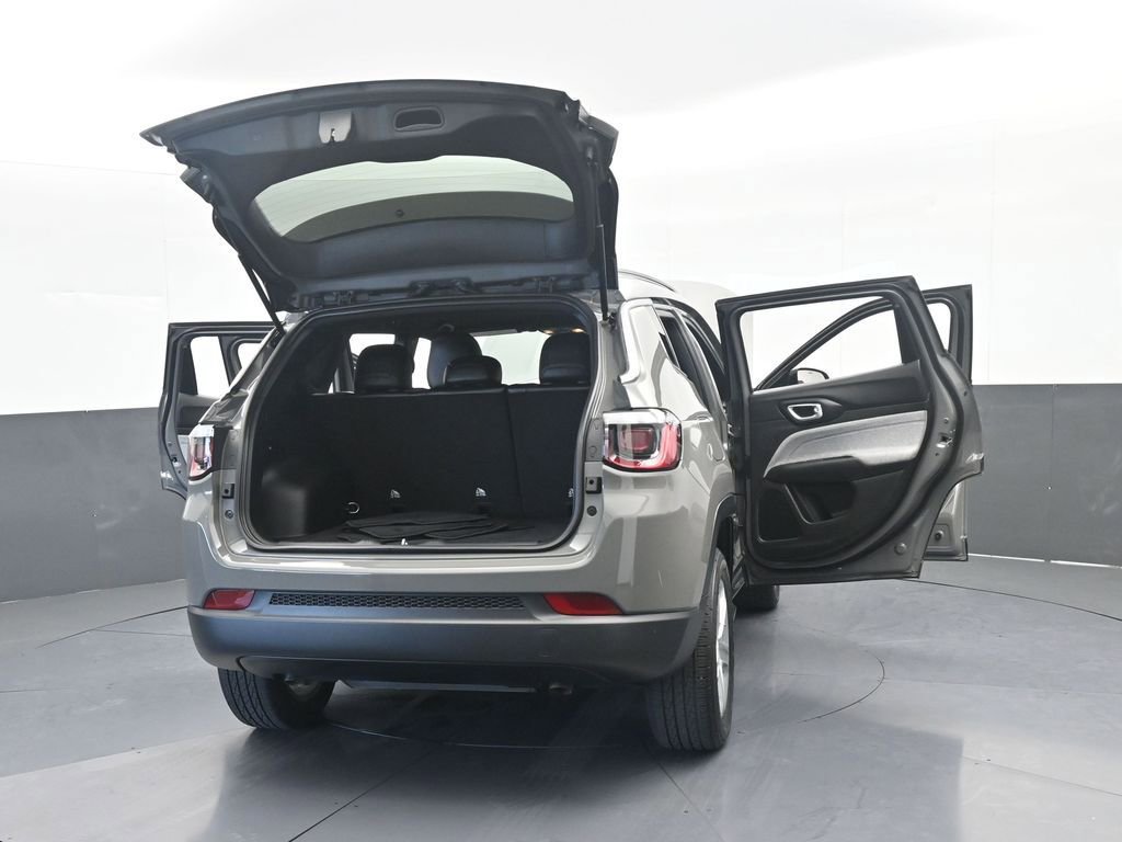 Used 2023 Jeep Compass Latitude AWD/4WD image 70