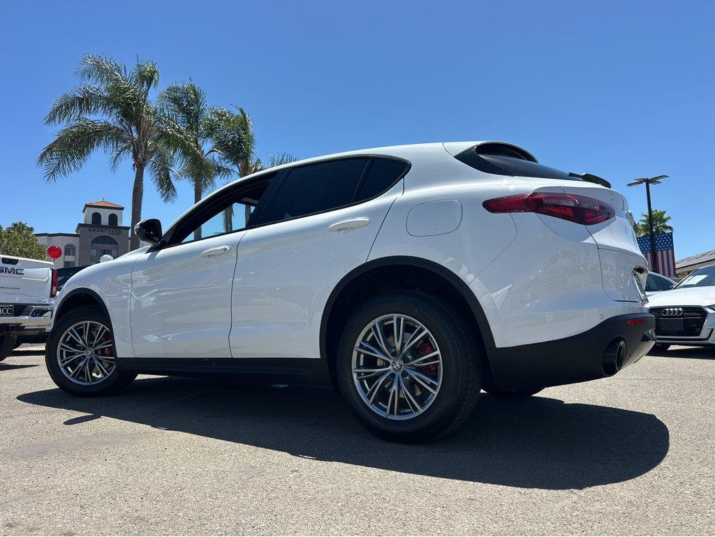 Used 2023 Alfa Romeo Stelvio Sprint RWD image 36