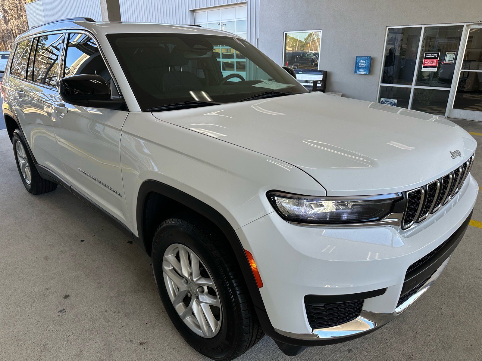 Used 2024 Jeep Grand Cherokee L Laredo w/ Luxury Tech Group I image 10