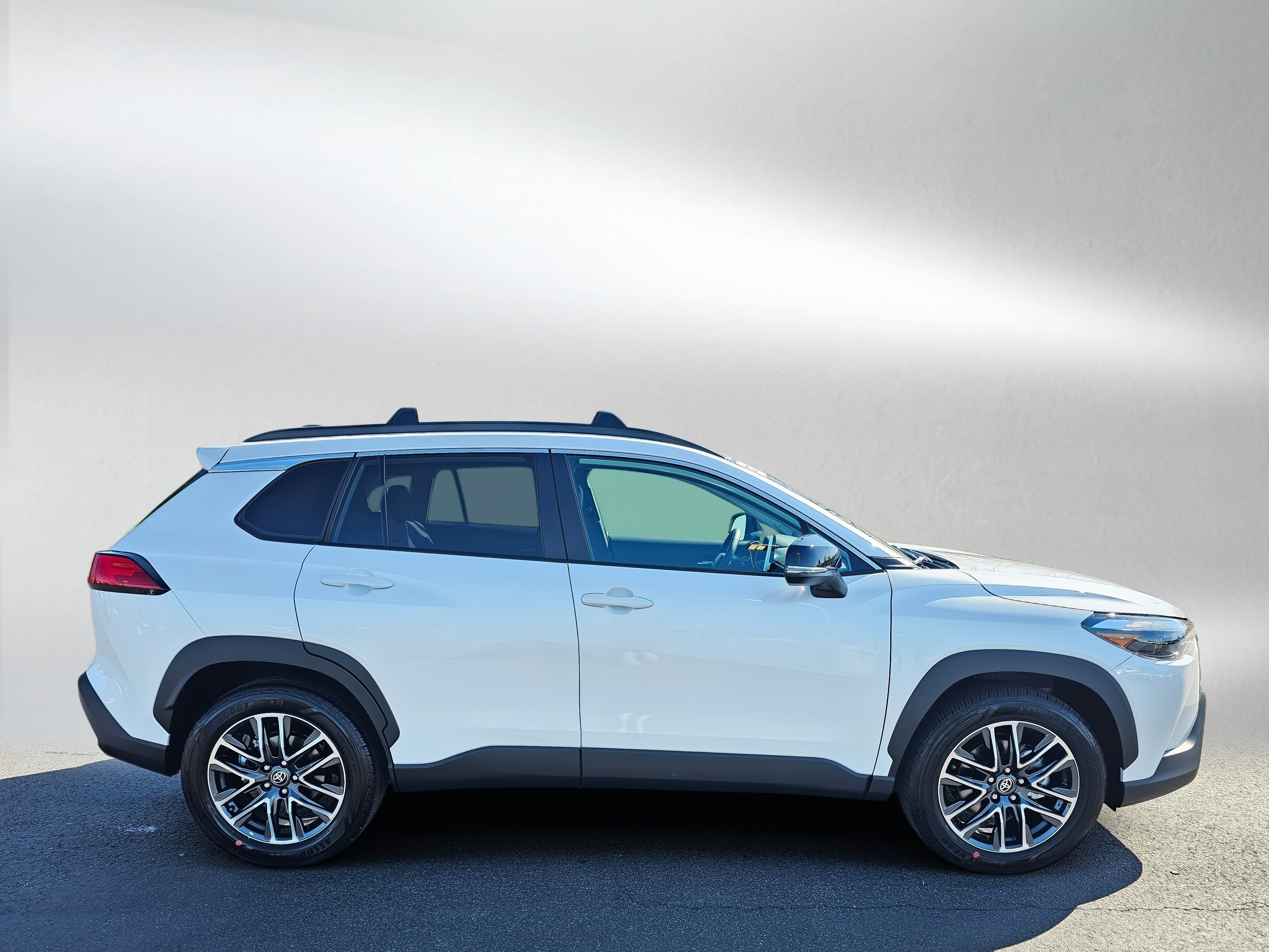 Used 2026 Toyota Corolla Cross XLE w/ Convenience Package image 6