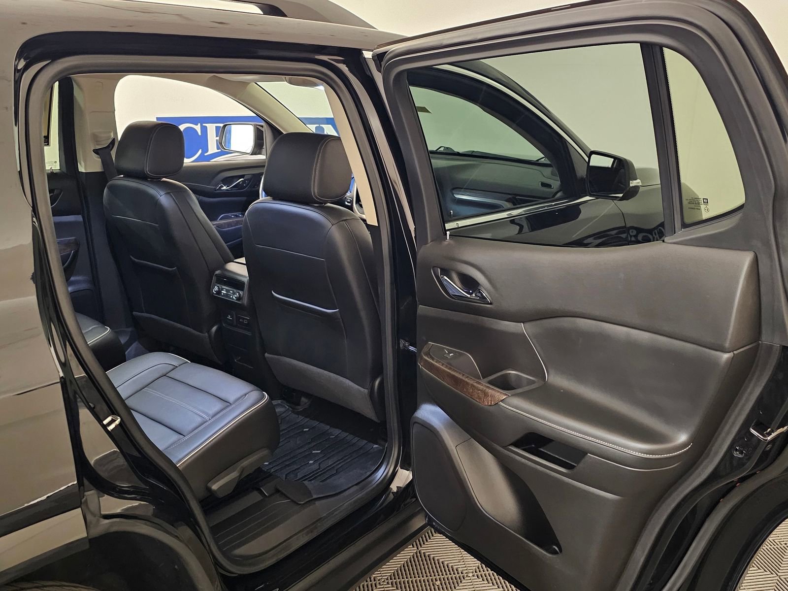 Used 2020 GMC Acadia Denali w/ Technology Package image 39