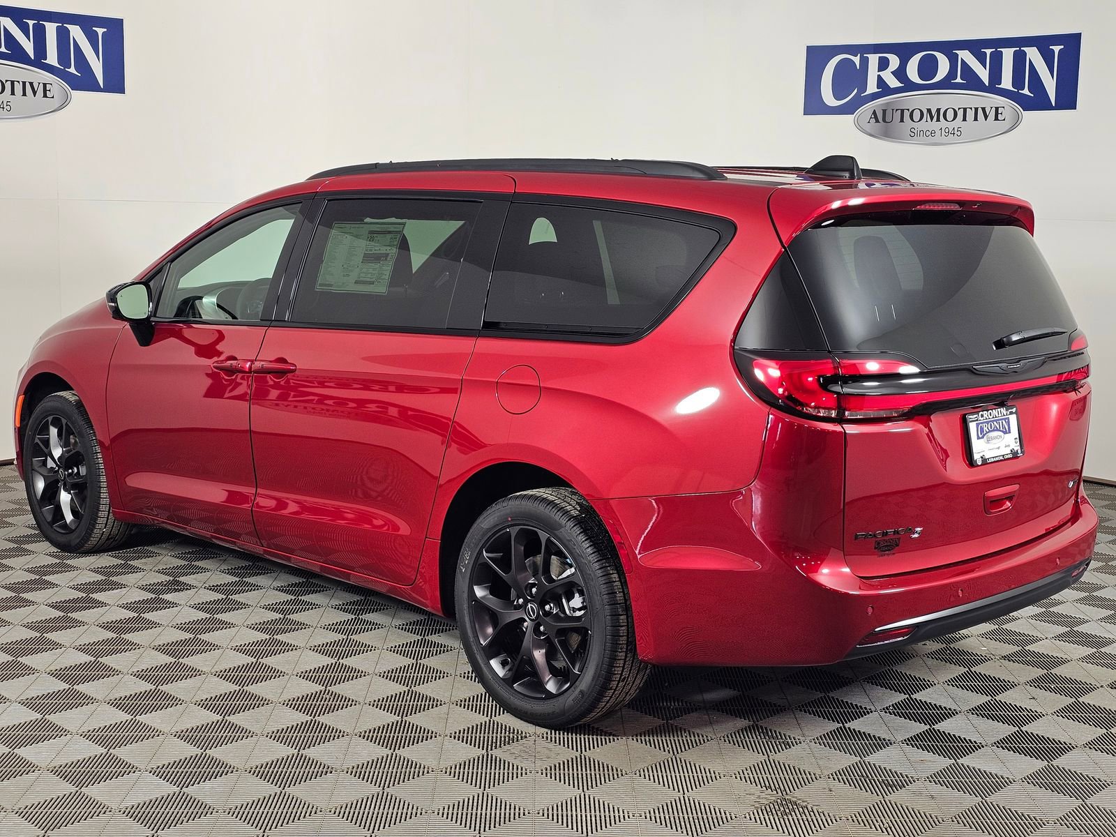 New 2026 Chrysler Pacifica Select image 2