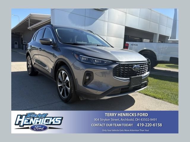 Used 2024 Ford Escape Platinum AWD/4WD image 1