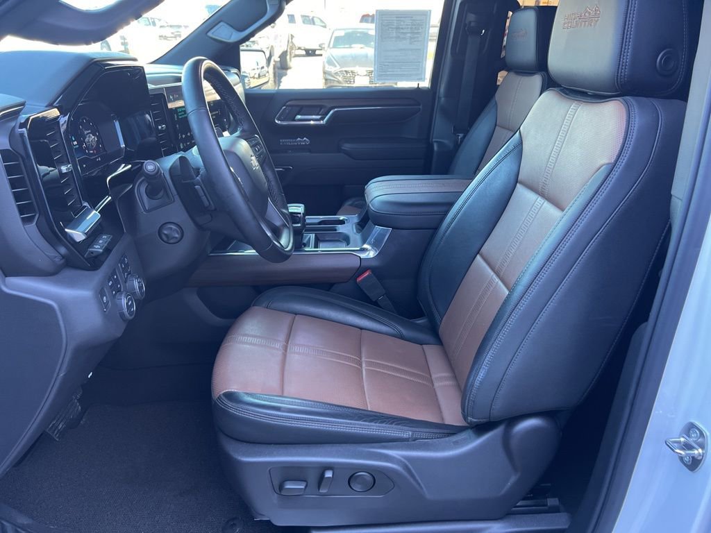 Used 2024 Chevrolet Silverado 1500 High Country w/ Technology Package image 11