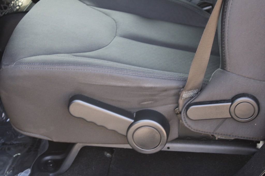 Used 2016 Jeep Wrangler Unlimited Sport w/ Max Tow Package image 15