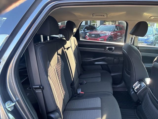 Used 2023 Kia Sorento LX FWD image 33
