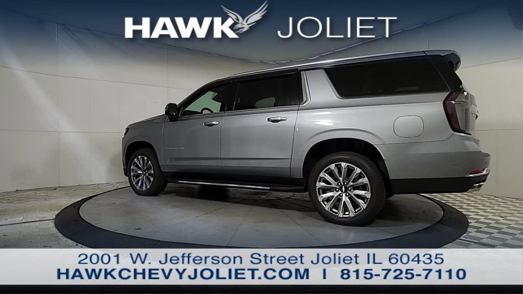 Used 2025 Chevrolet Suburban High Country AWD/4WD image 5