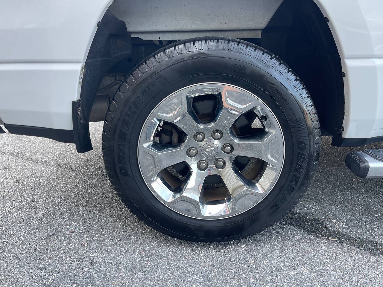 Used 2019 RAM 1500 Big Horn AWD/4WD image 13