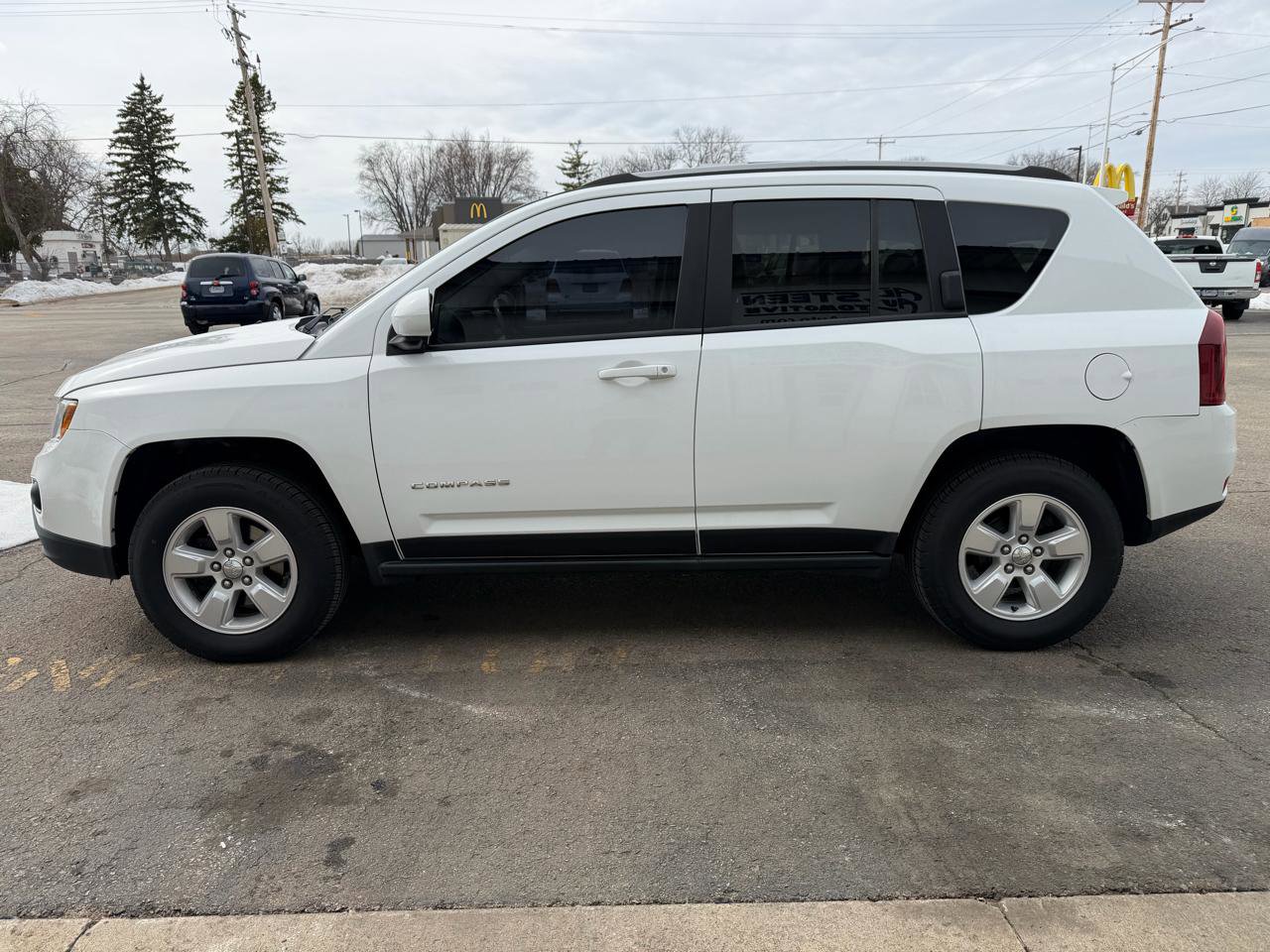 Used 2016 Jeep Compass Latitude image 6