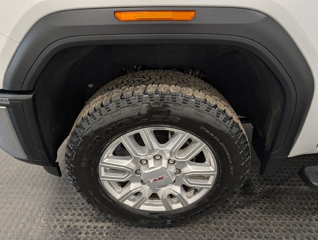 Used 2024 GMC Sierra 3500 SLT w/ SLT Convenience Package AWD/4WD image 7