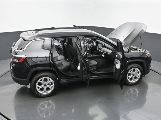 New 2025 Jeep Compass Latitude w/ Sun & Sound Group AWD/4WD image 65