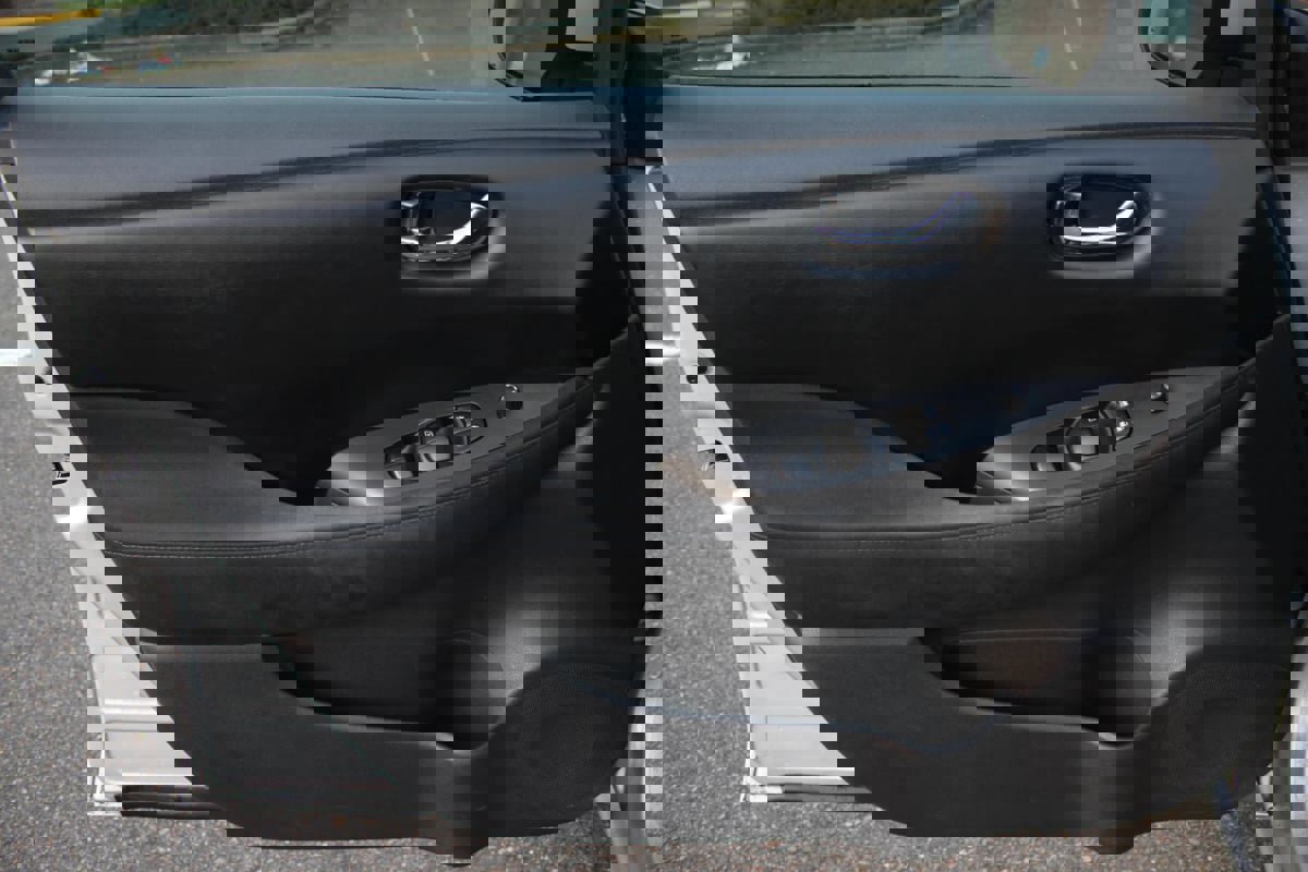 Used 2014 Nissan Leaf S w/ Charge Package image 14