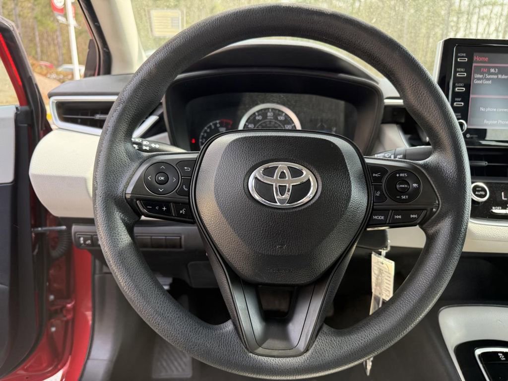 Used 2021 Toyota Corolla LE image 18