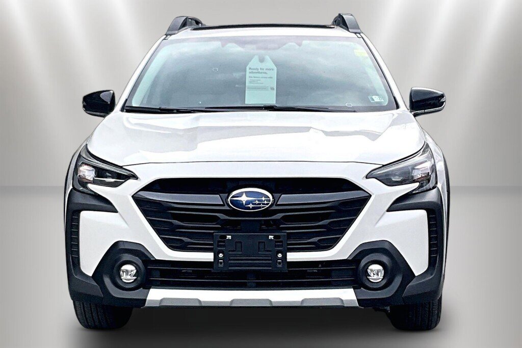 Certified 2025 Subaru Outback Limited XT image 2