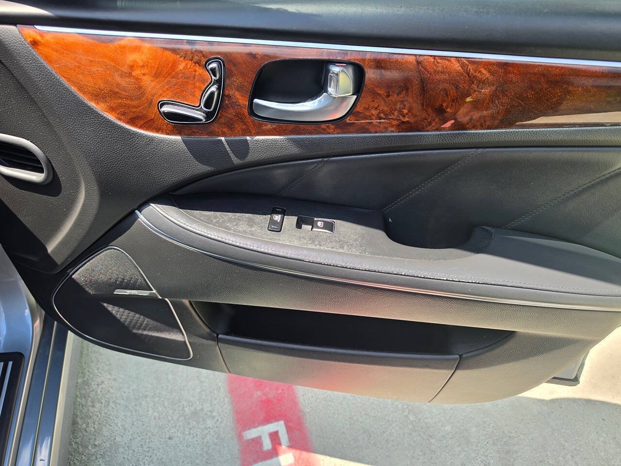 Used 2016 Hyundai Equus Signature RWD image 30