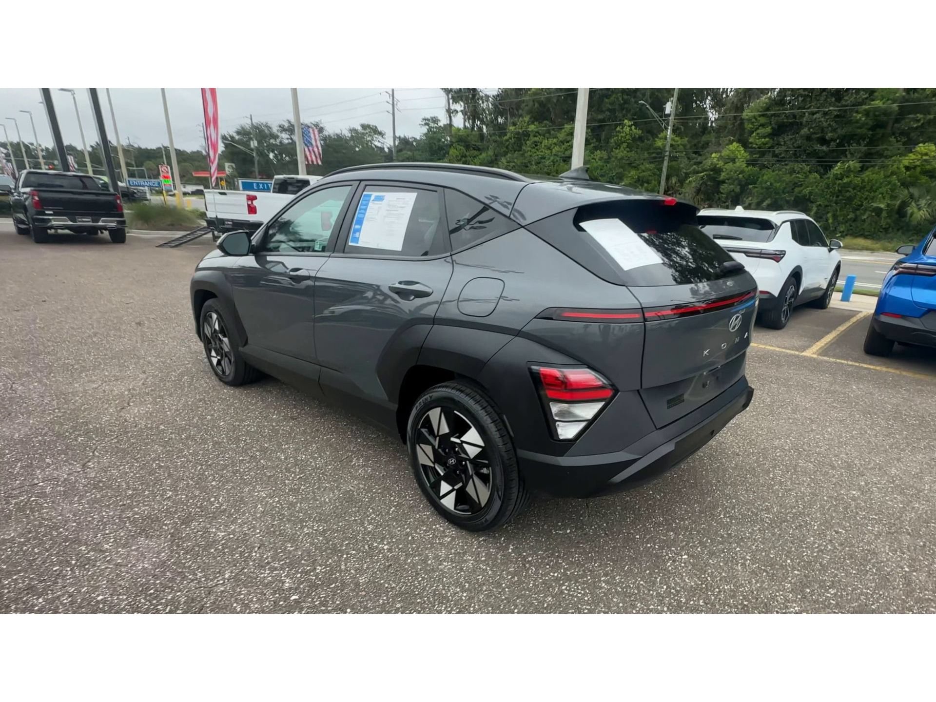 Used 2025 Hyundai Kona SEL FWD image 4