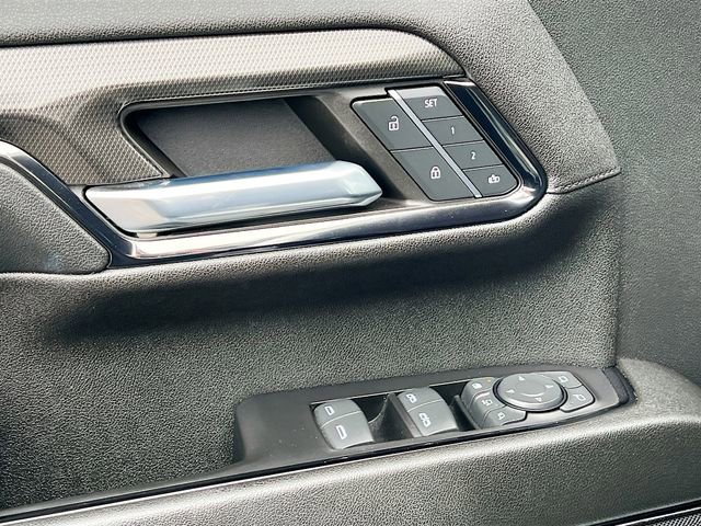 Used 2024 GMC Sierra 2500 AT4 image 9