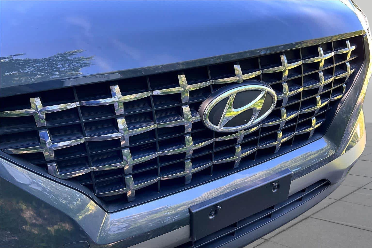 Used 2024 Hyundai Venue SEL FWD image 30