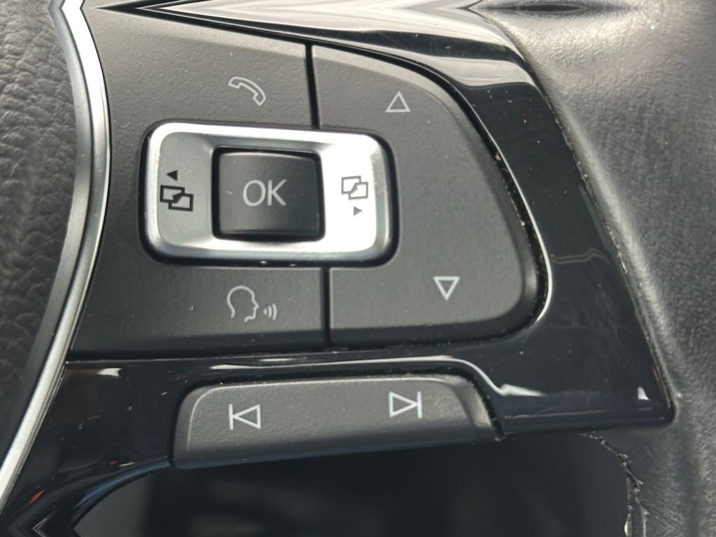 Used 2016 Volkswagen Golf SE image 20