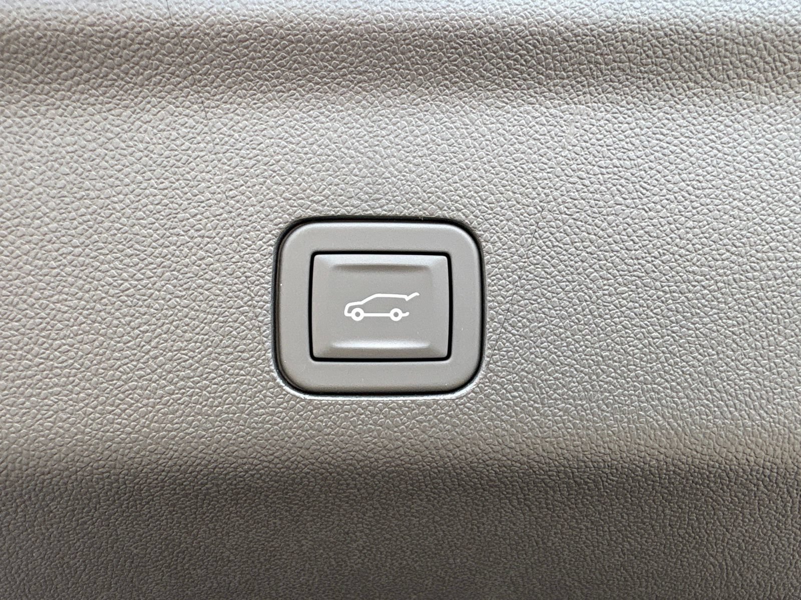 New 2026 GMC Yukon XL AT4 w/ AT4 Premium Plus Package AWD/4WD image 23