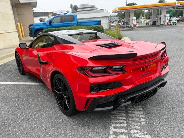 Used 2023 Chevrolet Corvette Z06 w/ Stealth Interior Trim Package RWD image 3